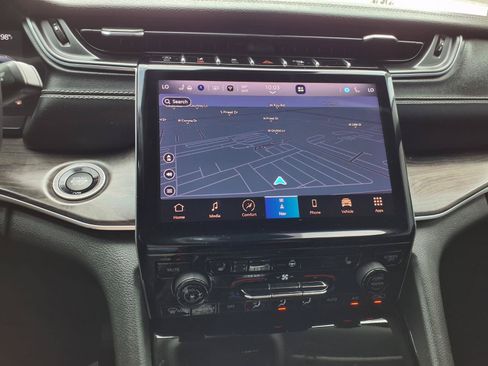 Used 2022 Jeep Grand Cherokee L Limited AWD/4WD image 25