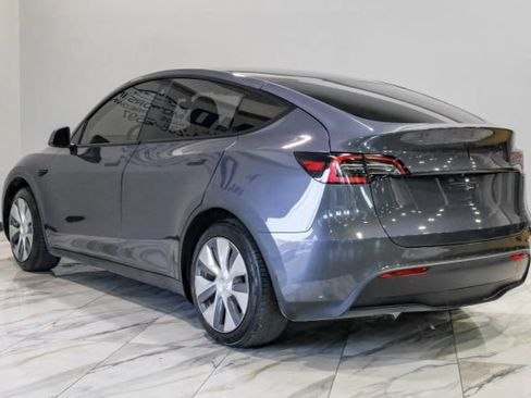Used 2021 Tesla Model Y 2WD image 16