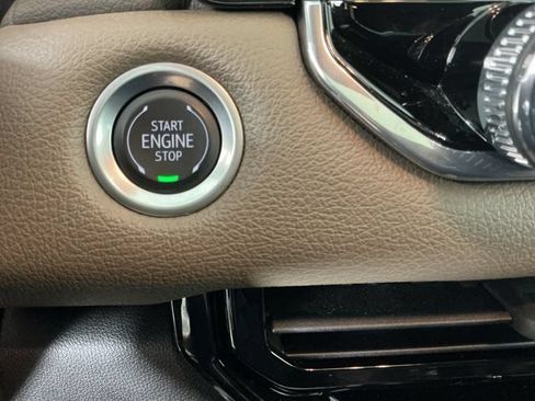 Used 2024 GMC Canyon Denali AWD/4WD image 24
