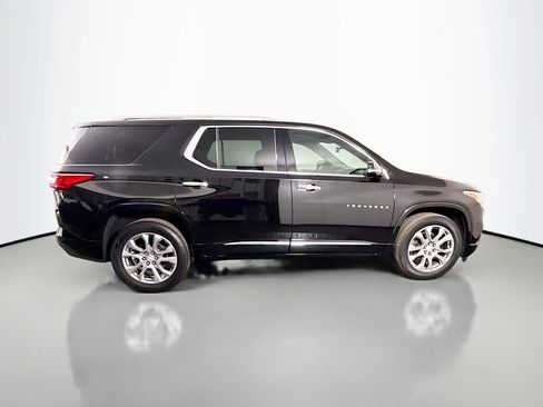 Used 2018 Chevrolet Traverse Premier w/ Driver Confidence II Package FWD image 11