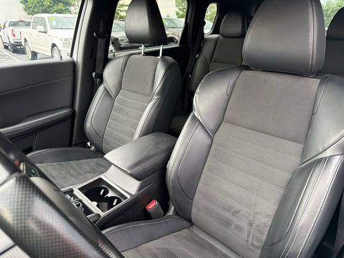 Used 2024 Mitsubishi Outlander AWD image 34