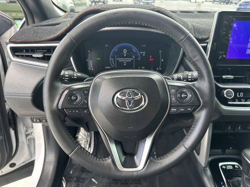 Certified 2024 Toyota Corolla Cross AWD Hybrid w/ Convenience Package image 18