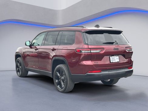 Used 2025 Jeep Grand Cherokee L Altitude AWD/4WD image 3