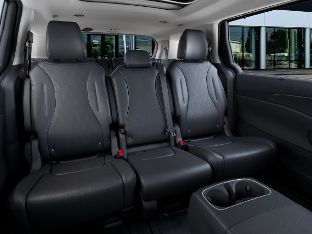 New 2027 Kia Carnival SX FWD image 16