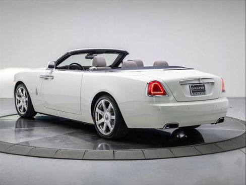 Used 2020 Rolls-Royce Dawn RWD image 3