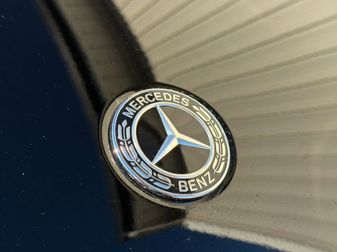 Used 2019 Mercedes-Benz GLC 300 300 Sport Utility image 24