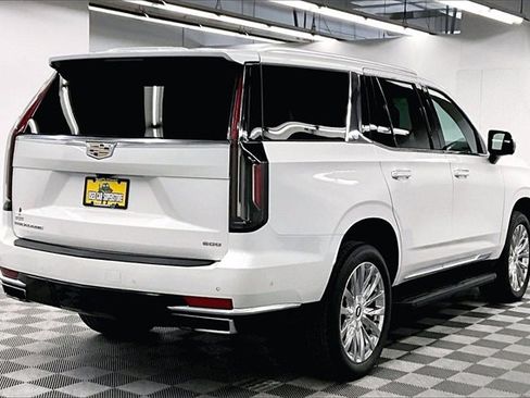 Used 2023 Cadillac Escalade Premium Luxury image 11