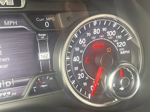 Used 2019 RAM 1500 Laramie image 19