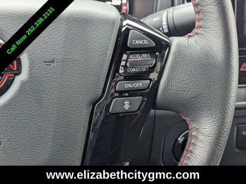 Used 2025 Nissan Frontier PRO-4X image 25