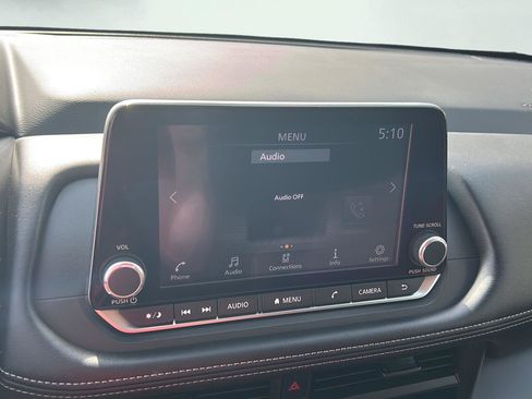 Used 2025 Nissan Rogue S AWD/4WD image 8