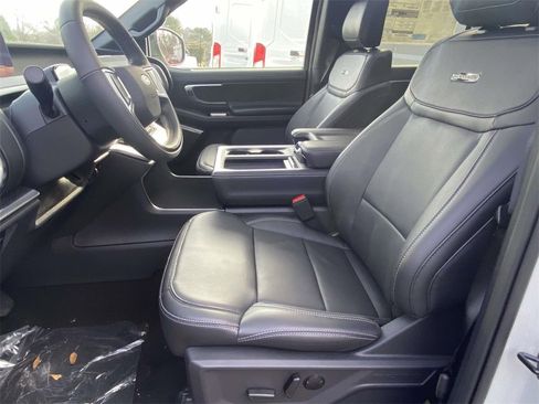 New 2025 Ford Expedition Platinum w/ Stealth Performance Package image 15