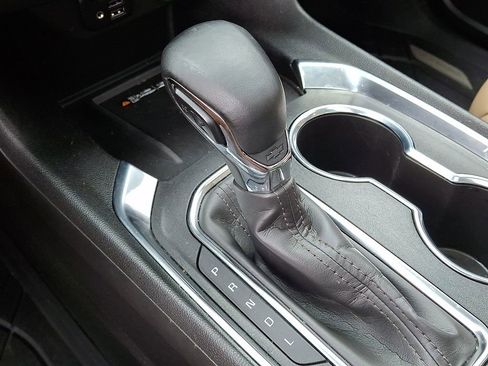 Used 2023 Chevrolet Traverse Premier image 16