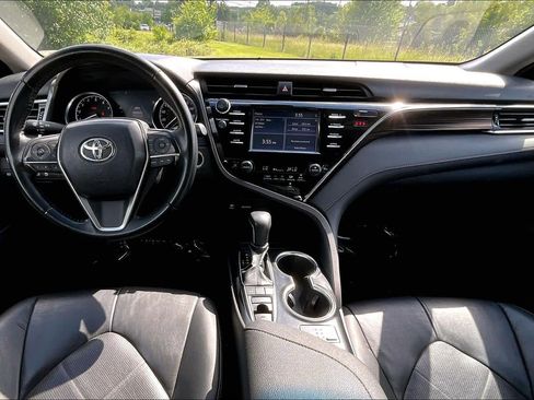 Used 2018 Toyota Camry XLE w/ Driver Assist Package FWD image 16
