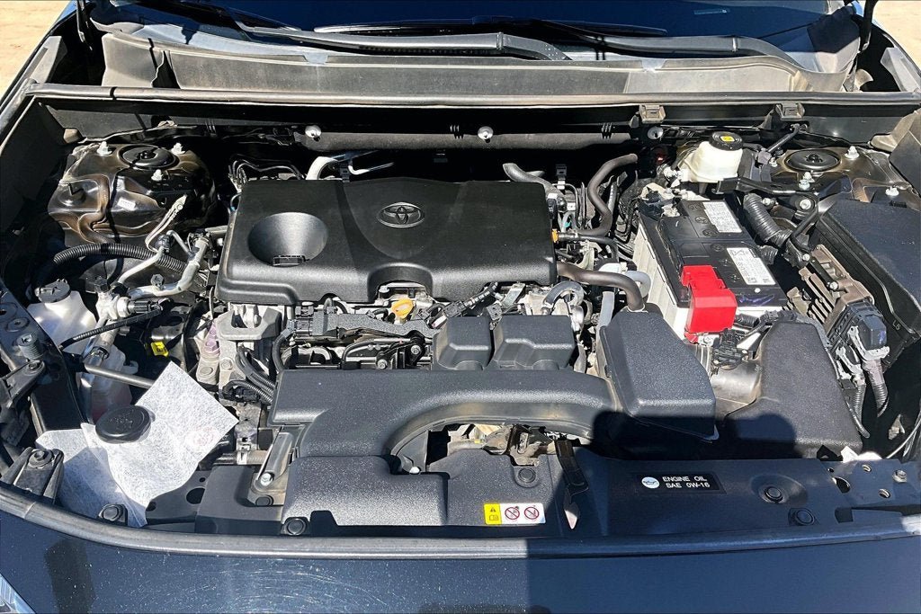 Used 2022 Toyota RAV4 XLE FWD image 29