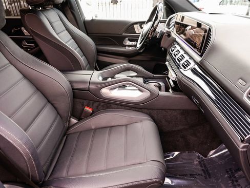 New 2026 Mercedes-Benz GLS 580 4MATIC image 17