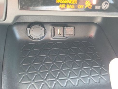 Used 2021 Toyota RAV4 LE w/ Carpet Mat Package (TMS) AWD/4WD image 27