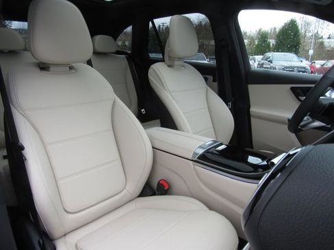 New 2026 Mercedes-Benz GLC 300 4MATIC image 19