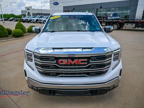 Used 2024 GMC Sierra 1500 SLT RWD image 2