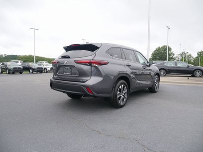 Used 2024 Toyota Highlander XLE