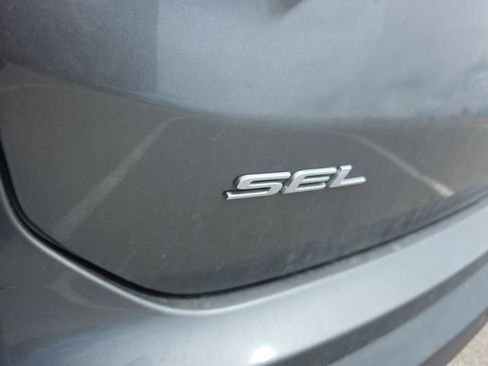 Used 2024 Ford Edge SEL AWD/4WD image 12