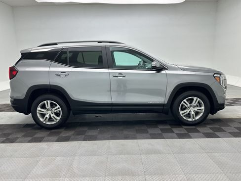 Used 2023 GMC Terrain SLE w/ Driver Convenience Package AWD/4WD image 8