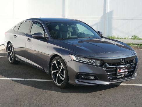 Used 2019 Honda Accord Sport image 4