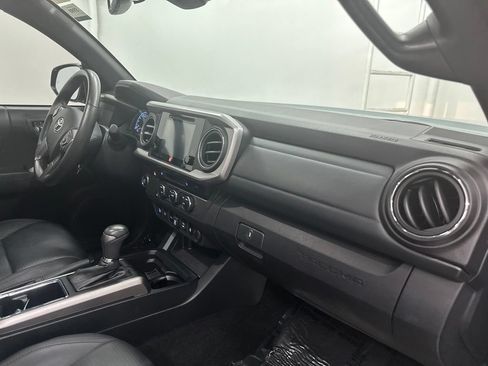 Used 2019 Toyota Tacoma Limited RWD image 30