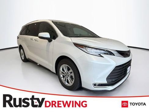 Certified 2026 Toyota Sienna Limited FWD image 1