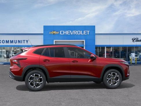 New 2026 Chevrolet Trax LT w/ Driver Confidence Package image 7