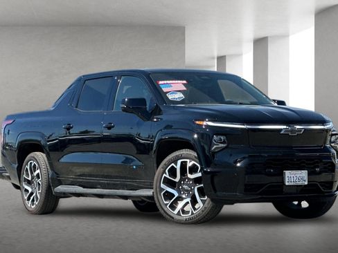 Used 2024 Chevrolet Silverado EV RST image 2