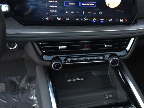 New 2026 Chevrolet Suburban Z71 w/ Comfort Package image 15