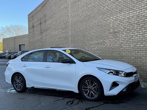 Used 2023 Kia Forte GT-Line w/ GT-Line Premium Package image 5