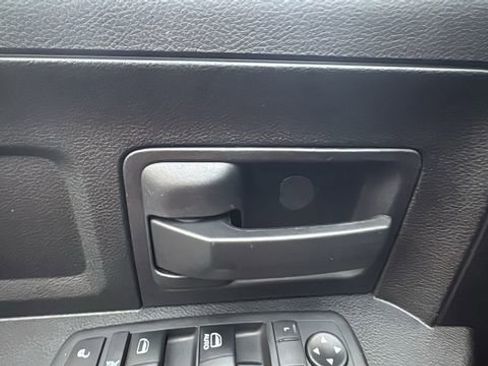 Used 2018 RAM 1500 Express image 10