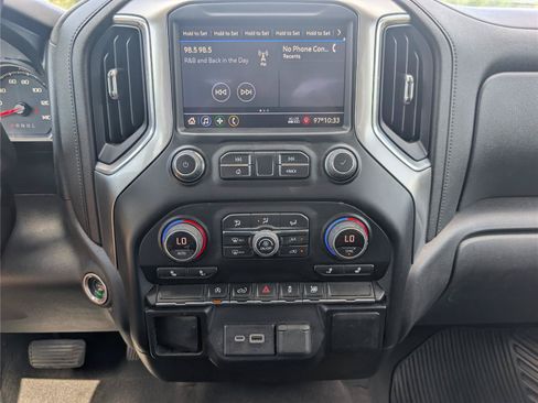 Used 2021 Chevrolet Silverado 1500 LT RWD image 17