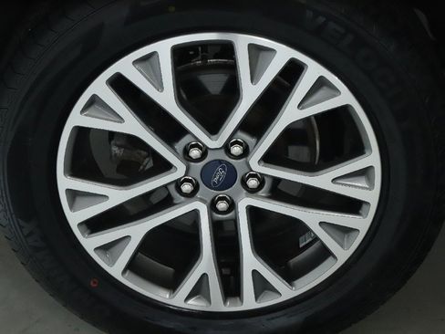 Used 2022 Ford Escape SEL image 12