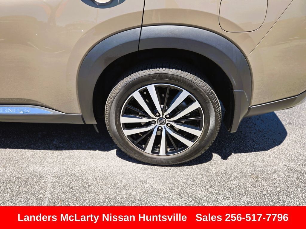 Used 2023 Nissan Pathfinder Platinum w/ Cargo Package AWD/4WD image 12