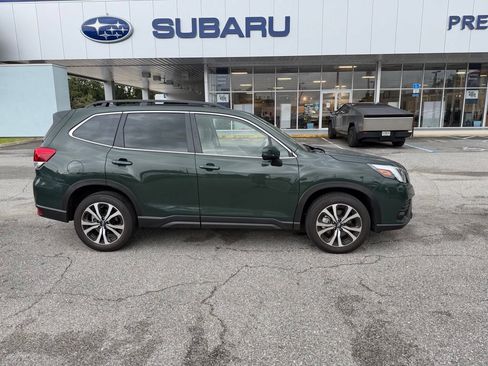 Used 2023 Subaru Forester Limited AWD/4WD image 2