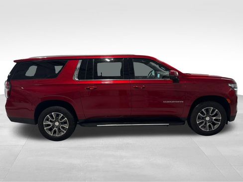 Used 2022 Chevrolet Suburban LT w/ Luxury Package AWD/4WD image 56