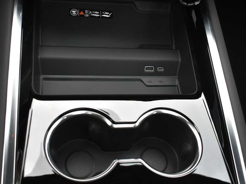 New 2026 Chevrolet Suburban RST image 22