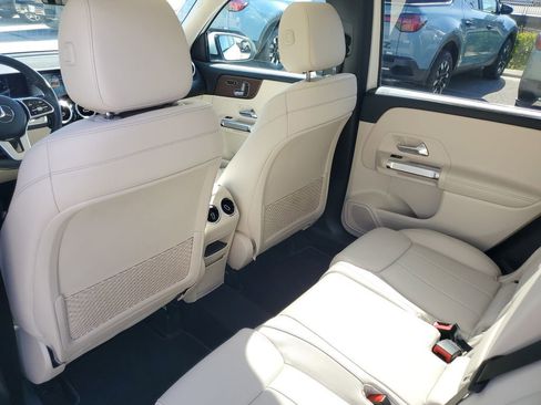 Used 2020 Mercedes-Benz GLB 250 4MATIC image 16