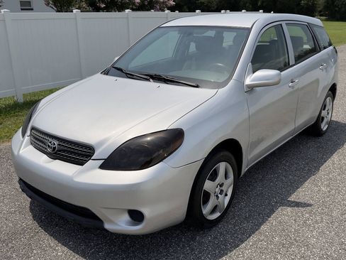 Used 2006 Toyota Matrix XR FWD image 1