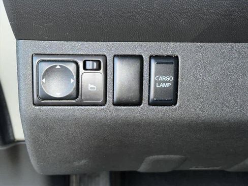 Used 2008 Nissan Frontier SE w/ SE Value Truck Pkg image 16