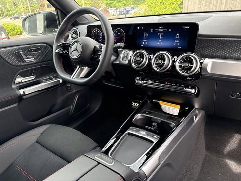 Certified 2025 Mercedes-Benz GLB 250 GLB 250 image 19