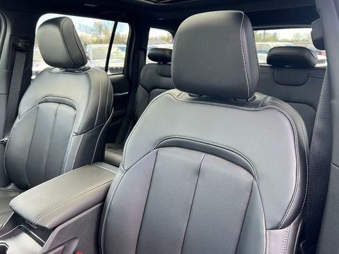 New 2026 Jeep Grand Cherokee Limited AWD/4WD image 10