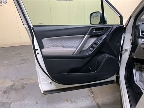 Used 2018 Subaru Forester 2.5i Premium w/ All-Weather Package image 24