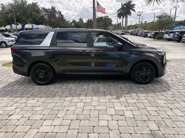 Used 2026 Kia Carnival FWD image 14