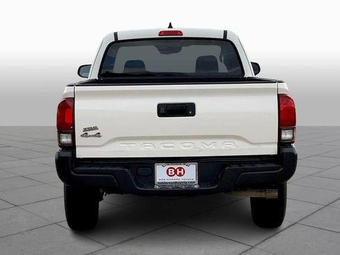 Used 2020 Toyota Tacoma SR AWD/4WD image 5