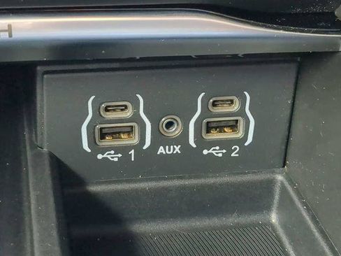 Certified 2022 Chrysler Pacifica Pinnacle FWD image 28