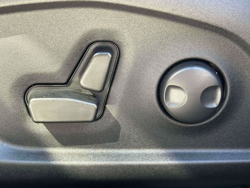 Used 2024 Jeep Compass Latitude image 16