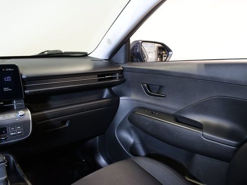 Used 2025 Hyundai Kona SEL AWD/4WD image 14